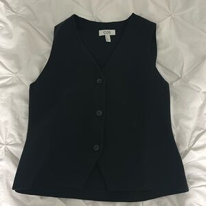 COS black vest
